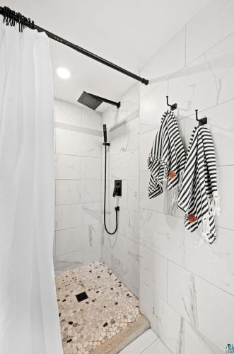 613 Howard Gnesen Rd, Duluth MN 55803-9264 exterior