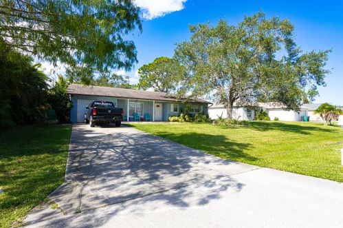 1248 Ladner St, Fort Pierce FL  34983-2571 exterior