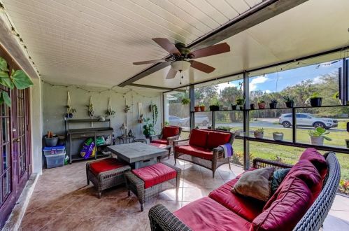 350 11th St, Naples FL 34117-2160 exterior