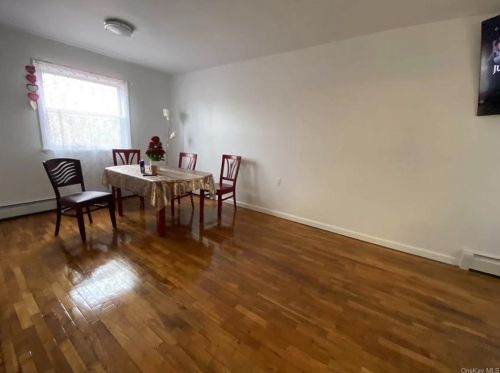 2780 Sampson Ave, Bronx NY 10465-2904 exterior