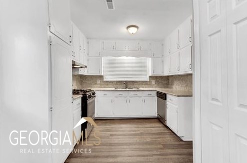 2534 Ben Hill Rd, Atlanta GA  30344-2043 exterior