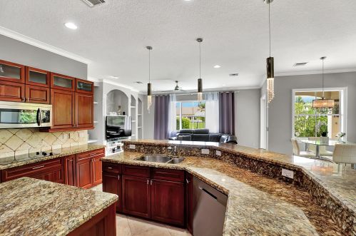 4061 Artesa Dr, Boynton Beach FL 33436-2628 exterior