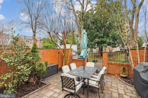 1715 Belle Haven Rd, Alexandria VA  22307-1223 exterior