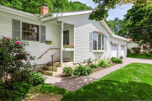 93 Sheridan Rd, Enfield, CT 06082-4157