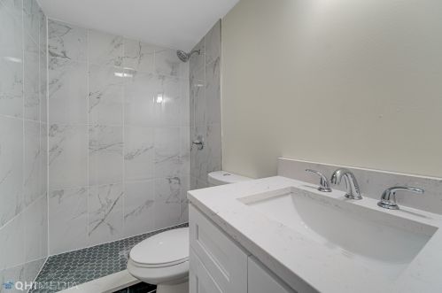 3750 Cermak Rd, Chicago IL  60623-3013 exterior