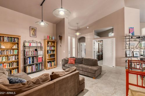 1709 Cathedral Rock Dr, Phoenix AZ 85048-8909 exterior