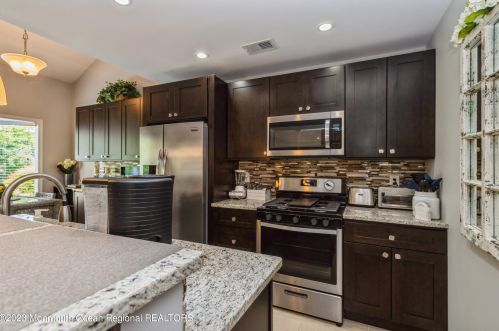 7 Eunice Ln, West Long Branch NJ  07764-1583 exterior