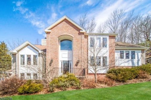 27 Schindler Dr, Sparta, NJ 07871-3562