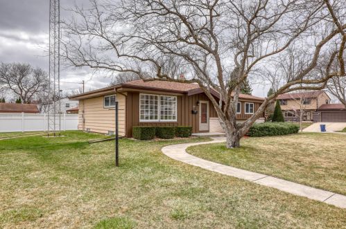 8919 Cheyenne St, Milwaukee WI 53224-4804 exterior