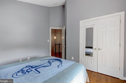 3822 Elmwood Towne Way, Alexandria VA  22303-1161 exterior