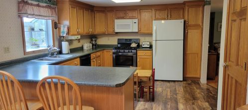 72 Water St, Concord, NH 03301-4813