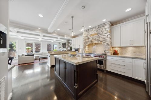 3524 Oakley Ave, Chicago IL 60609-1062 exterior