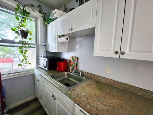 39 Vandewater St, Providence RI 02908-1623 exterior