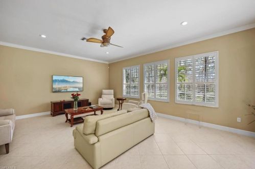 7476 Treeline Dr, Naples FL 34119-9727 exterior