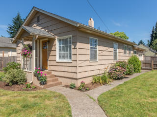 5635 Malden St, Portland, OR 97206-9066
