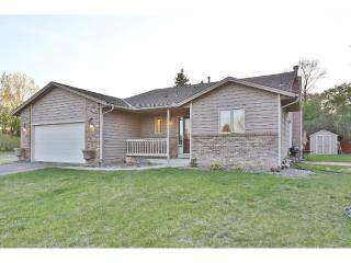 930 Bluff Pass, Chaska, MN 55318-9727