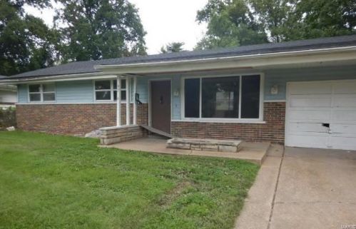 9706 Lanier Dr, Saint Louis, MO 63136-5427
