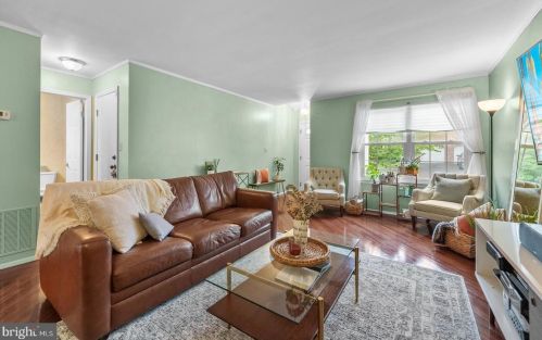 24 Revere Ct, Trenton NJ  08628-3610 exterior