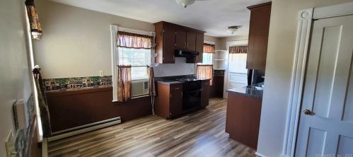 356 Main St, Wallingford CT  06492-3210 exterior