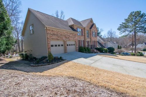 1950 Peachbluff Dr, Duluth GA 30097-7375 exterior