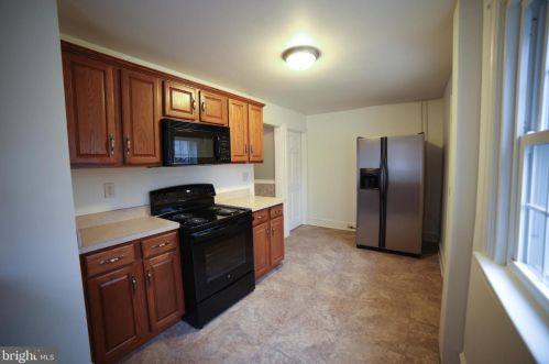 1180 Maple Ave, Lancaster PA 17603-4848 exterior