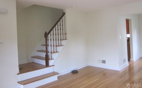 43 Kempson Pl, Metuchen NJ  08840-2507 exterior