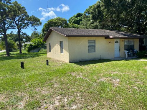 301 20th St, Fort Pierce, FL 34950-3817