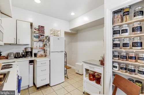 805 T St, Washington DC 20001-3127 exterior