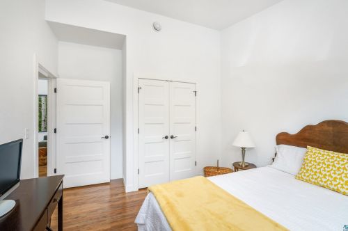 811 Mellwood Ave, Duluth MN 55804-1718 exterior