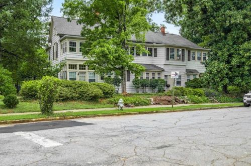 3556 Main St, Atlanta, GA 30337-2032