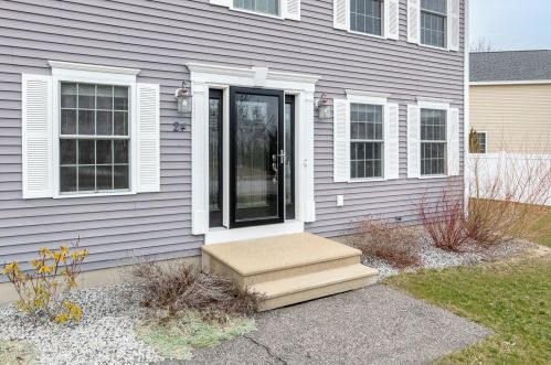 24 Amy Way, Concord NH  03303-1045 exterior