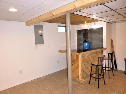 25 Basley Rd, Killingly CT 06239-2010 exterior