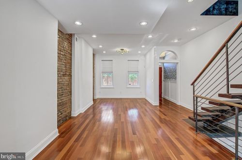 2447 Grays Ferry Ave, Philadelphia PA 19146-2450 exterior