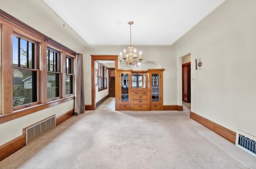 2015 59, Milwaukee WI 53219-1547 exterior