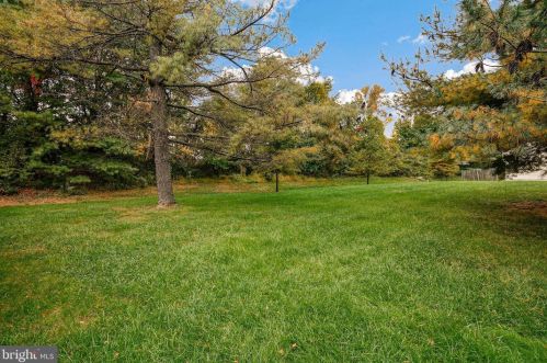 7813 Havenside Ter, Rockville MD 20855-2261 exterior