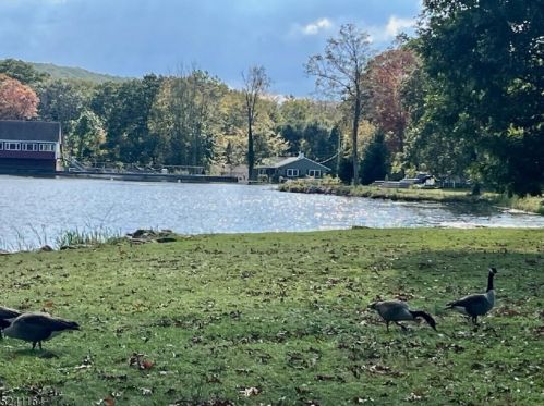 40 Oslo Dr, Rockaway NJ 07866-4239 exterior