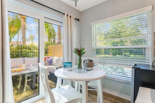 566 Beachwalk Cir, Naples FL 34108-7734 exterior