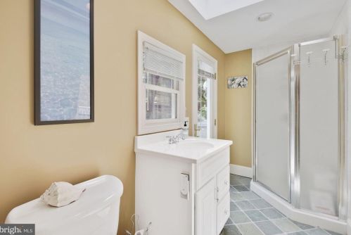 9 Bethayres Ct, Rockville MD 20855-2020 exterior