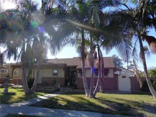 907 Pine Dr, Fullerton, CA 92833-3639