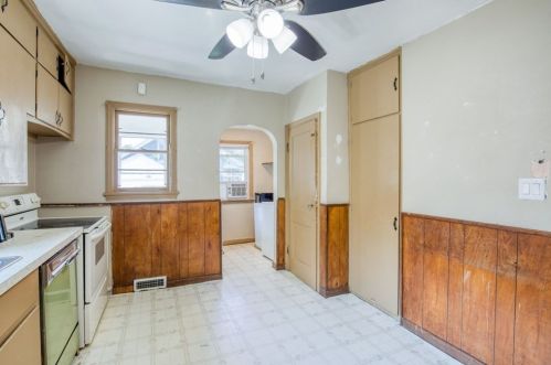 28 Merrimac Ave, Springfield MA  01104-2718 exterior