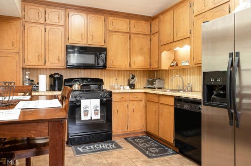 5962 Wellborn Trl, Lithonia GA 30058-8304 exterior