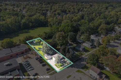 215 Washington St, Dewitt, MI 48820-8921