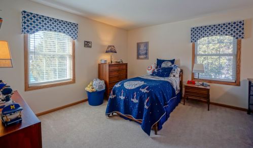 4501 121, Milwaukee WI 53228-2490 exterior