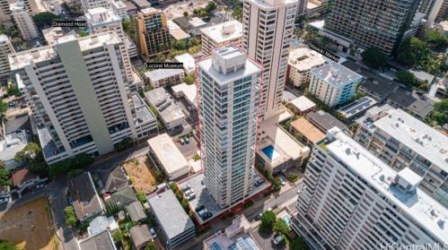 2421 Tusitala St, Honolulu HI  96815-3151 exterior