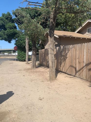 900 1st St, Turlock CA  95380-6021 exterior