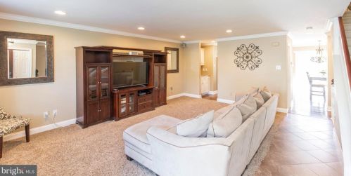 145 Marie Cir, Chester, PA 19014-2269