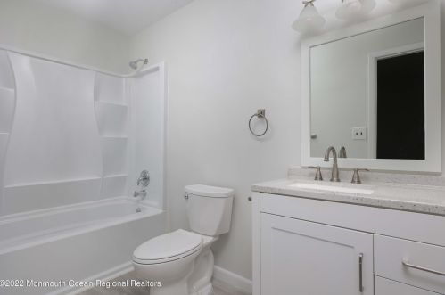 258 Clubhouse Dr, Middletown NJ 07748-1340 exterior