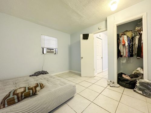 430 12 Ave, Boynton Beach FL 33435-6035 exterior