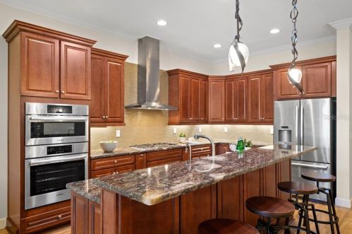 410 Audubon Ave, Tampa, FL 33609-4104