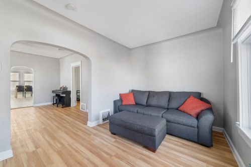 819 9th Ave, Duluth MN 55805-1405 exterior